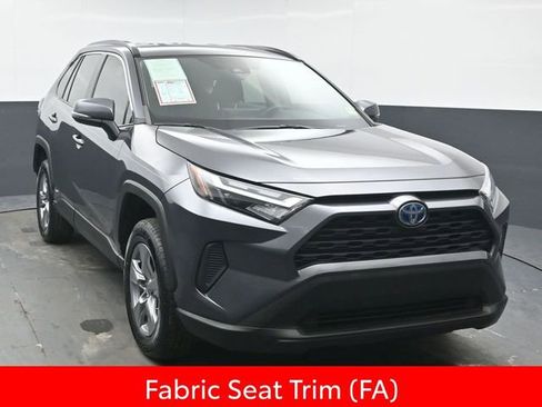 Used 2022 Toyota RAV4 XLE image 10