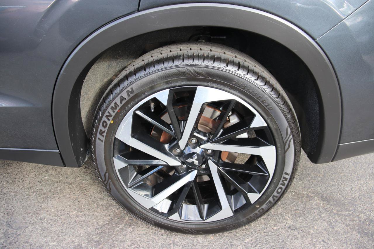 Used 2024 Mitsubishi Outlander AWD image 62