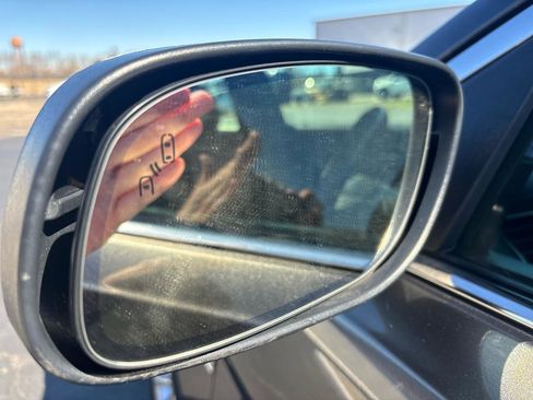 Used 2018 Ford Taurus Limited w/ Driver Assist Package image 35