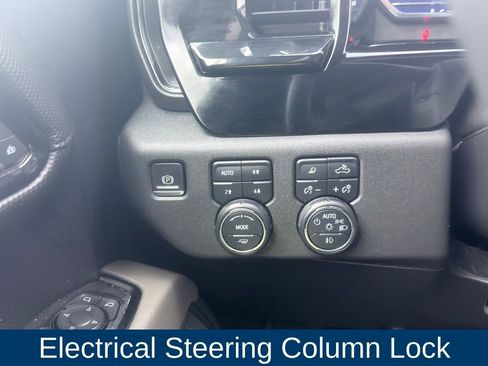 Used 2023 Chevrolet Silverado 1500 ZR2 image 29