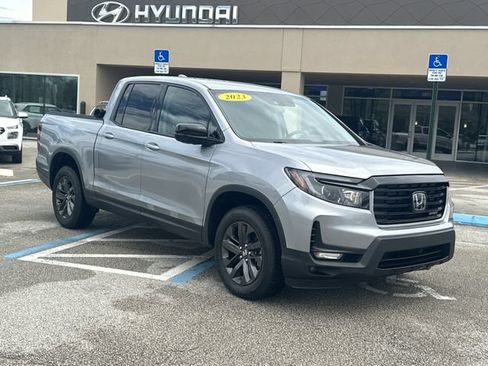 Used 2023 Honda Ridgeline Sport image 4