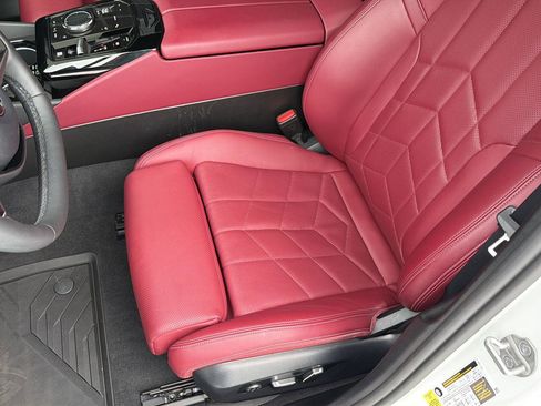 Certified 2024 BMW 530i RWD image 28