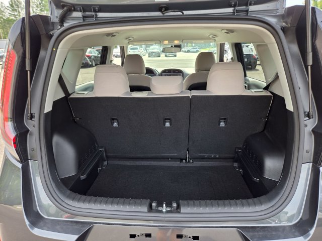 Used 2025 Kia Soul LX w/ LX Technology Package FWD image 15
