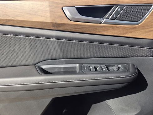 New 2026 Volkswagen Atlas SE image 18