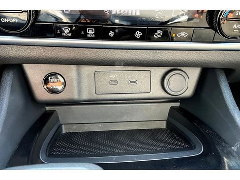 Used 2024 Nissan Rogue SV image 25