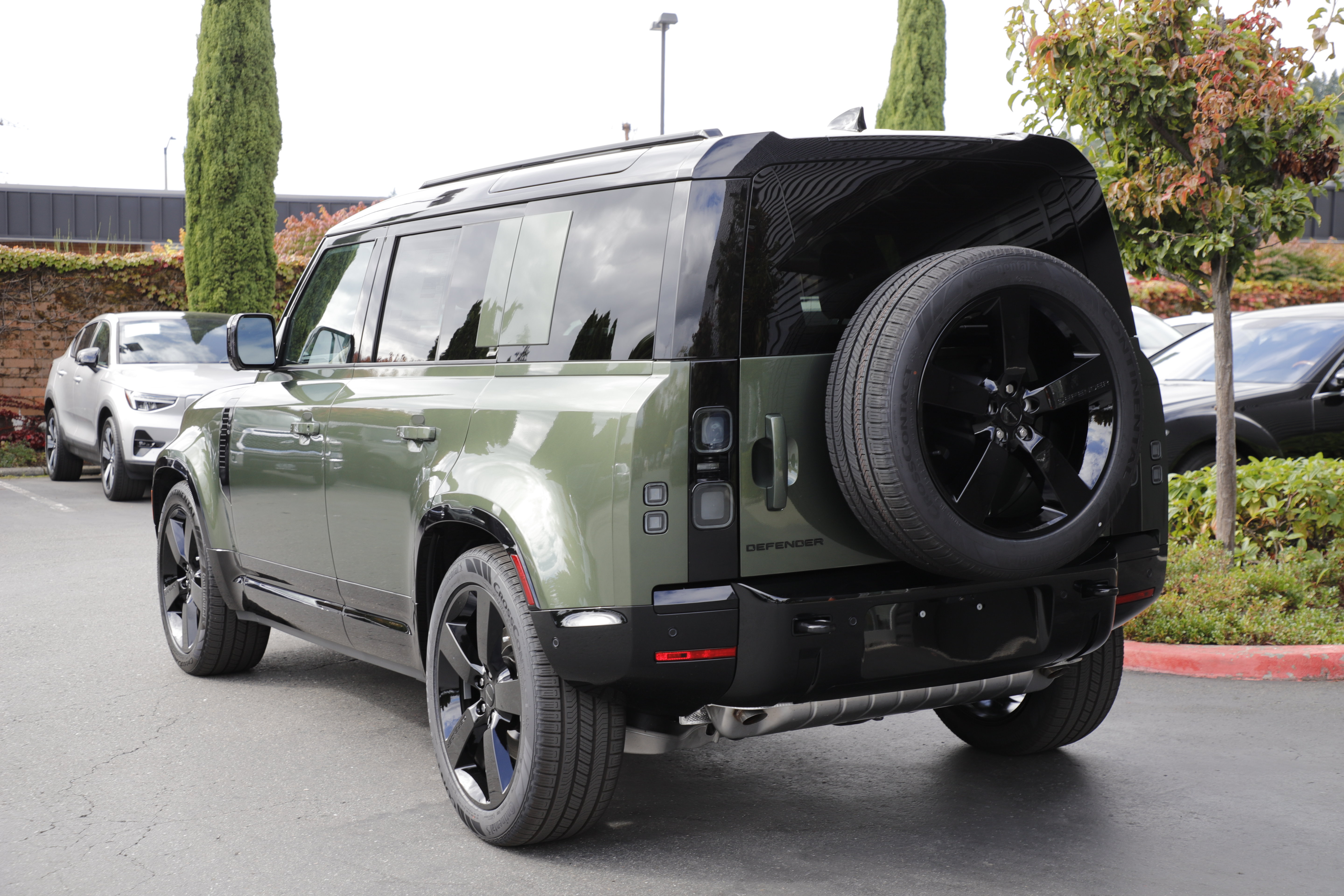 New 2026 Land Rover Defender 110 X-Dynamic SE AWD/4WD image 4