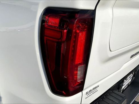 Used 2023 GMC Sierra 1500 SLT w/ SLT Premium Plus Package image 33
