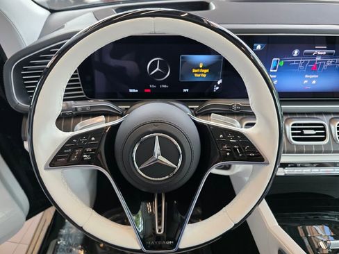 New 2026 Mercedes-Benz Maybach GLS 600 4MATIC image 17