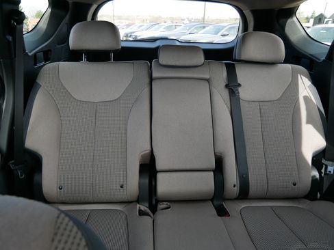 Used 2023 Hyundai Santa Fe SE FWD image 13