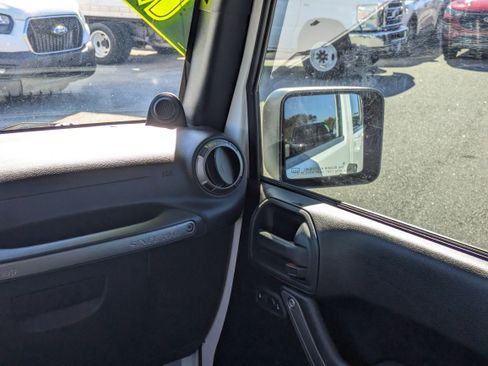 Used 2012 Jeep Wrangler Unlimited Sport image 17