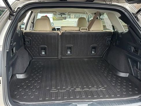 Used 2020 Subaru Outback Limited image 13