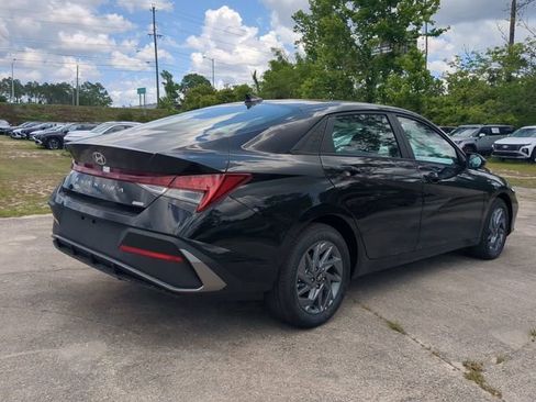 New 2025 Hyundai Elantra Blue image 5