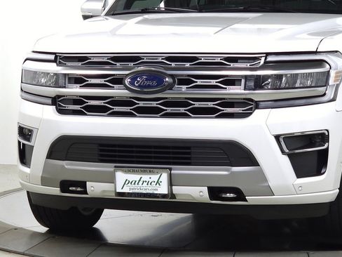 Used 2024 Ford Expedition Platinum AWD/4WD image 3