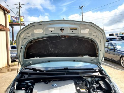 Used 2017 Toyota Prius Three w/ Carpet Mat Package FWD image 55
