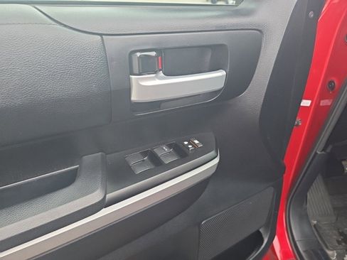 Used 2017 Toyota Tundra SR5 image 16