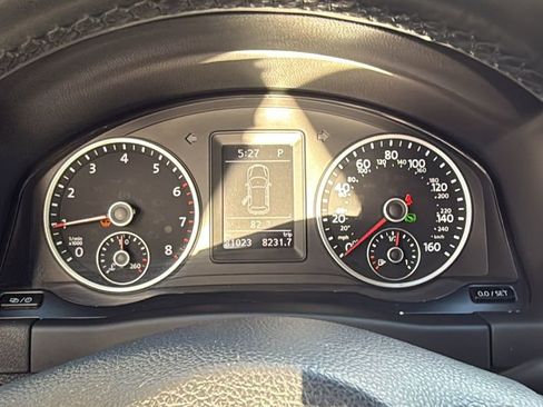 Used 2017 Volkswagen Tiguan Limited w/ Premium Package image 32