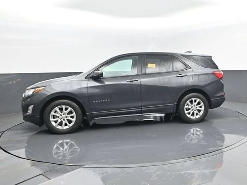 Used 2021 Chevrolet Equinox LS w/ LS Convenience Package FWD image 5