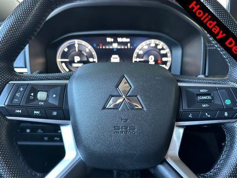 Used 2023 Mitsubishi Outlander SEL image 28