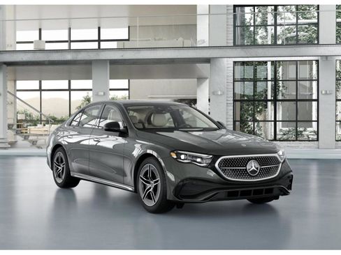 New 2026 Mercedes-Benz E 450 4MATIC Sedan image 10