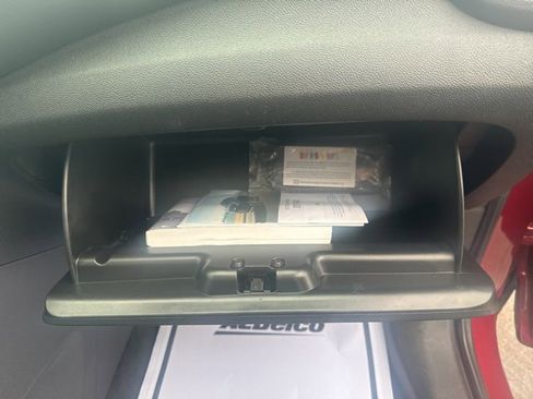 Used 2019 Chevrolet Trax LT w/ Sun & Sound Package image 12