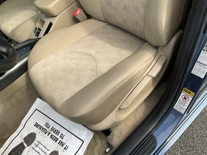 Used 2012 Toyota RAV4 4WD w/ Value Pkg image 19