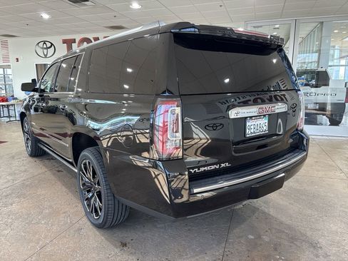 Used 2019 GMC Yukon XL Denali w/ Denali Ultimate Package AWD/4WD image 8
