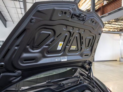Used 2022 Lamborghini Huracan EVO RWD image 24
