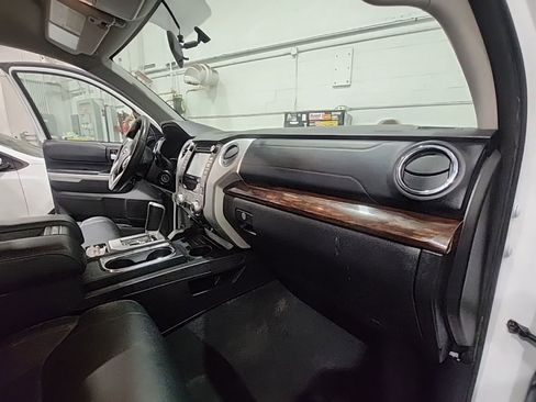Used 2015 Toyota Tundra Limited w/ Limited Premium Package AWD/4WD image 18