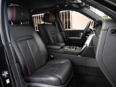 Certified 2021 Rolls-Royce Cullinan AWD/4WD image 30