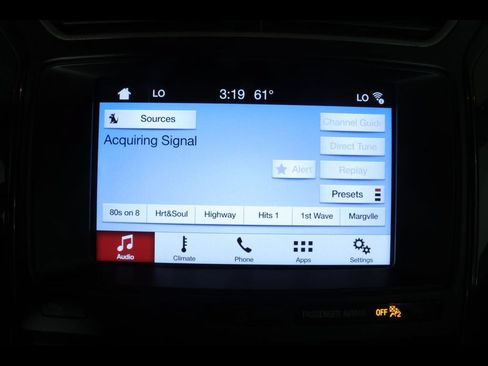Used 2017 Ford Explorer XLT w/ Equipment Group 202A AWD/4WD image 18