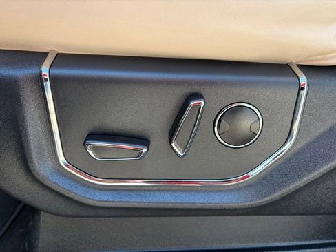 Used 2022 Ford Expedition Platinum image 37