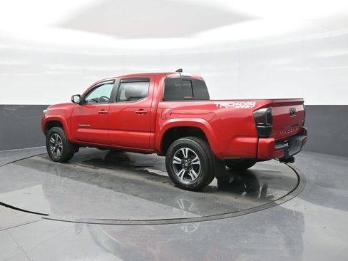 Certified 2017 Toyota Tacoma TRD Sport w/ Tow Package (A/T) image 5