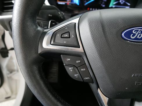 Used 2017 Ford Edge Titanium w/ Equipment Group 301A AWD/4WD image 27