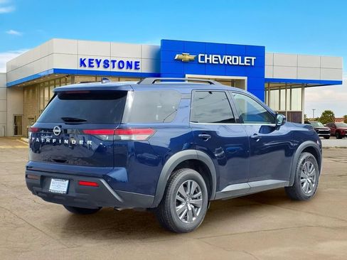 Used 2025 Nissan Pathfinder SV FWD image 7