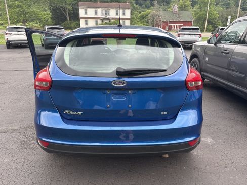 Used 2018 Ford Focus SE w/ Cold Weather Package FWD image 12