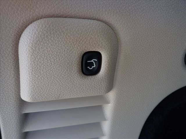 Used 2015 Jeep Grand Cherokee Limited AWD/4WD image 9