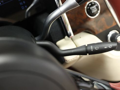 Used 2013 Rolls-Royce Ghost RWD image 31