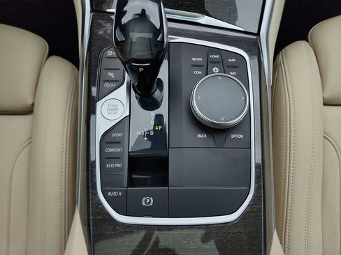 Used 2020 BMW 330i xDrive Sedan w/ Driving Assistance Package image 18