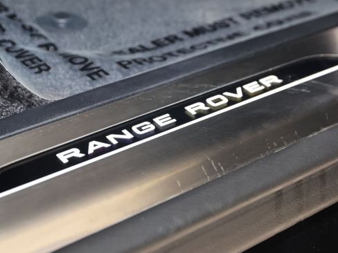 Used 2025 Land Rover Range Rover SE AWD/4WD image 15
