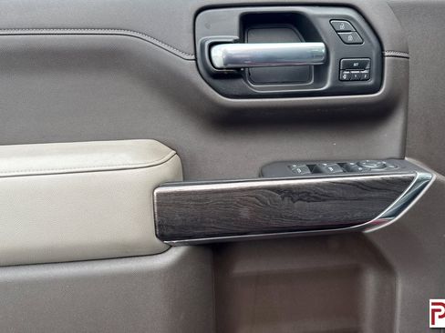 Used 2020 Chevrolet Silverado 1500 LTZ w/ LTZ Premium Package image 12