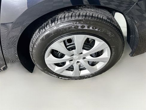 Used 2025 Toyota Corolla LE FWD image 11