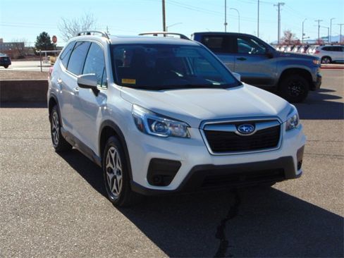 Used 2020 Subaru Forester Premium image 9