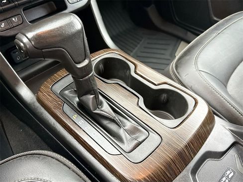 Used 2020 GMC Canyon Denali image 18