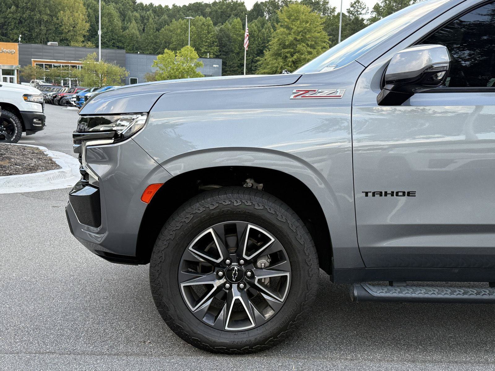 Used 2022 Chevrolet Tahoe Z71 w/ Luxury Package AWD/4WD image 11