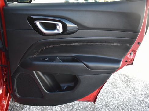 Used 2023 Jeep Compass Limited image 39