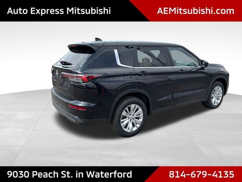 New 2026 Mitsubishi Outlander ES AWD/4WD image 7