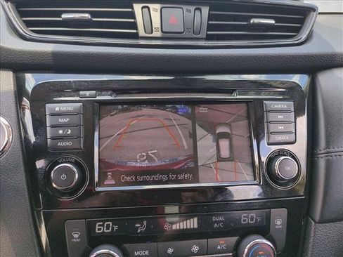 Used 2020 Nissan Rogue SL FWD image 13