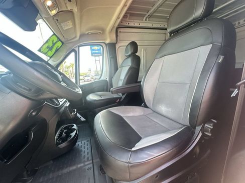 Used 2023 RAM ProMaster 2500 FWD image 18