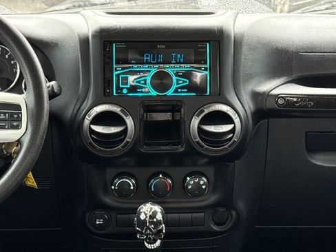 Used 2017 Jeep Wrangler Sport image 19