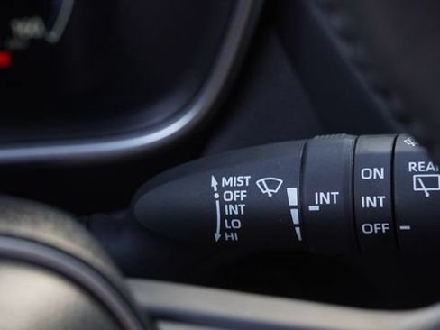 Used 2026 Toyota Corolla Cross XLE FWD image 32